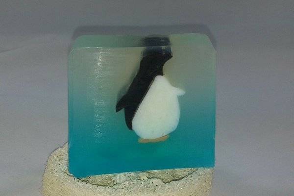 Handgemachte Seife "Pinguin", Duft Minze-Zitrone